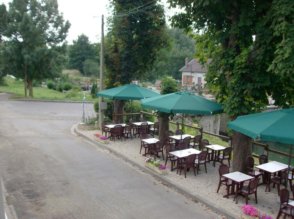 Hotel-Restaurant De L'Ecluse 79 Chassignelles Zewnętrze zdjęcie